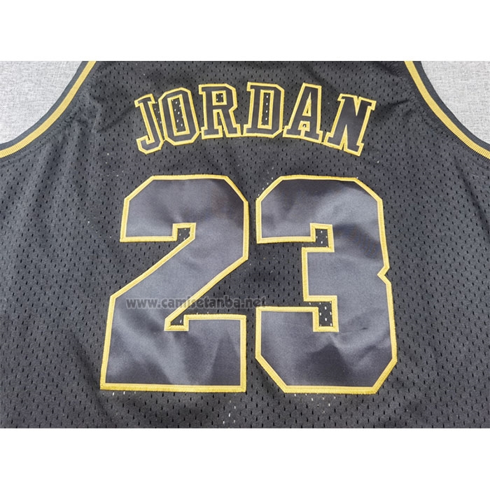 Camiseta Chicago Bulls Michael Jordan #23 Mitchell & Ness 1997-98 Oro Negro
